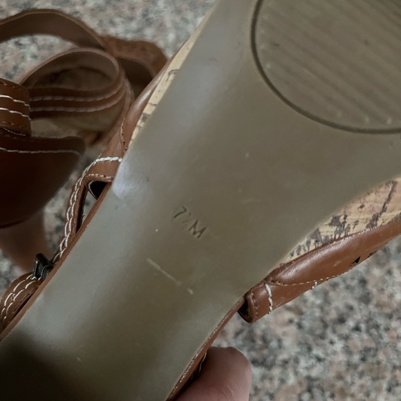 GUESS heeled sandals - Picture 8 of 8